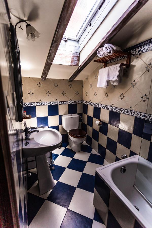 Posada Real La Montanesa Corrales De Buelna Εξωτερικό φωτογραφία