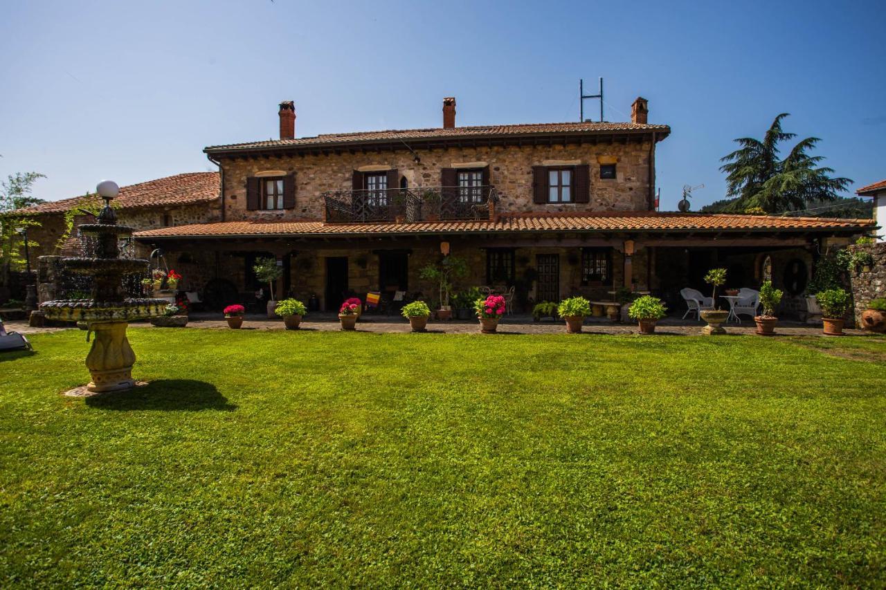 Posada Real La Montanesa Corrales De Buelna Εξωτερικό φωτογραφία