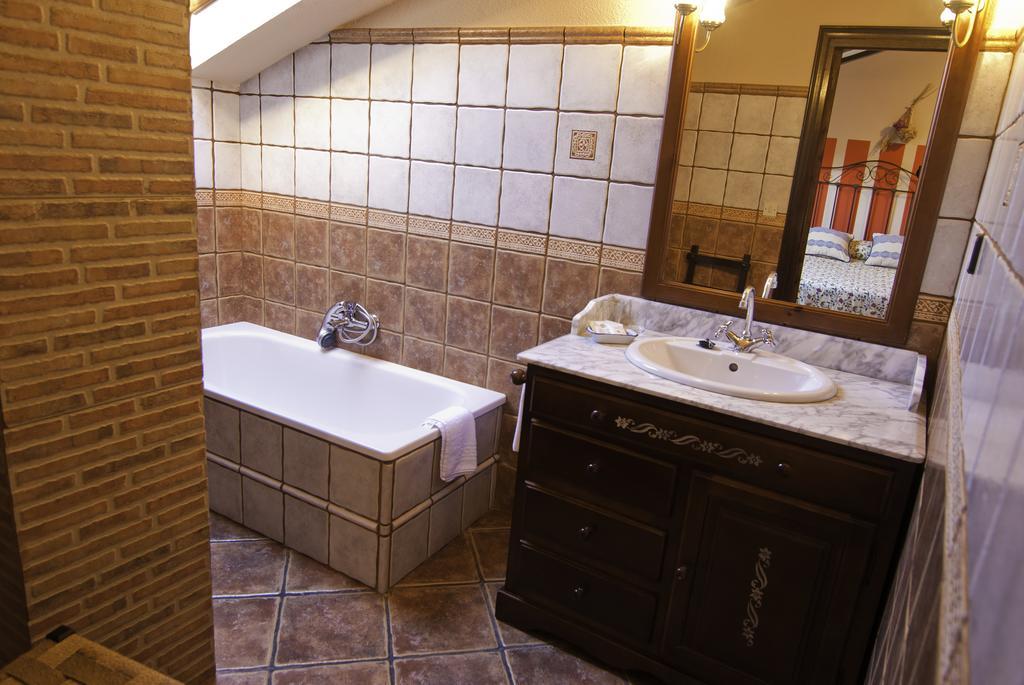 Posada Real La Montanesa Corrales De Buelna Δωμάτιο φωτογραφία