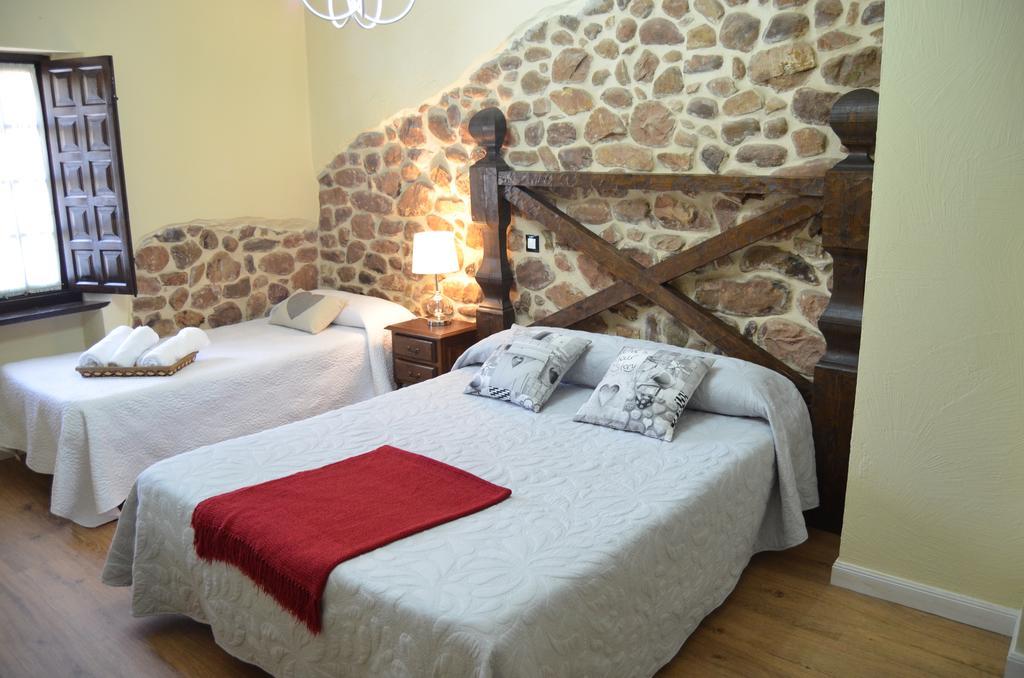 Posada Real La Montanesa Corrales De Buelna Εξωτερικό φωτογραφία