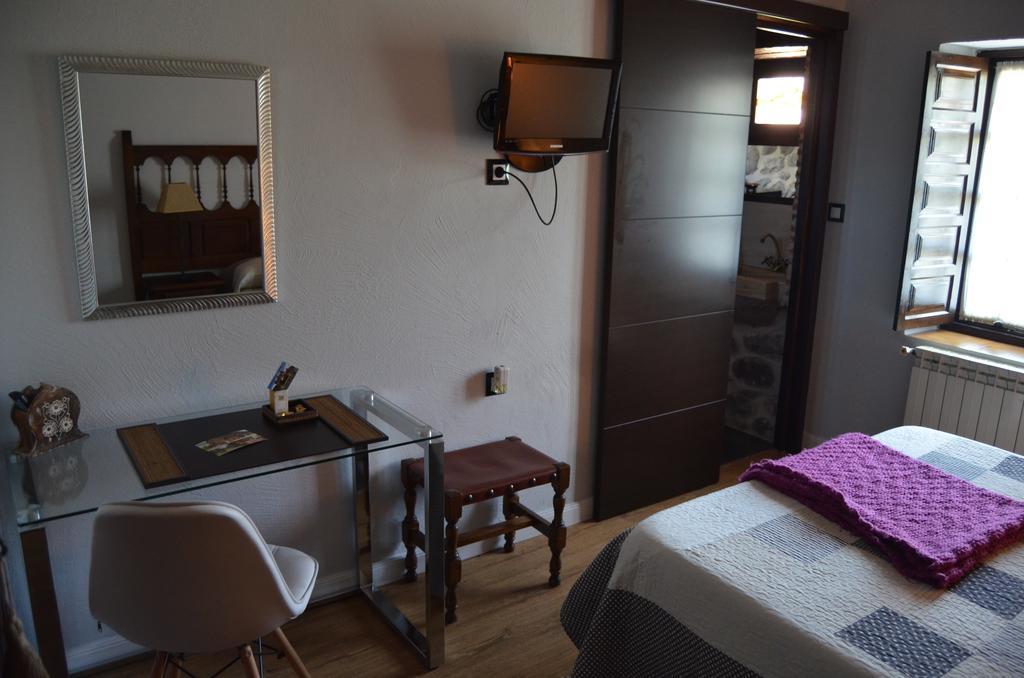 Posada Real La Montanesa Corrales De Buelna Εξωτερικό φωτογραφία
