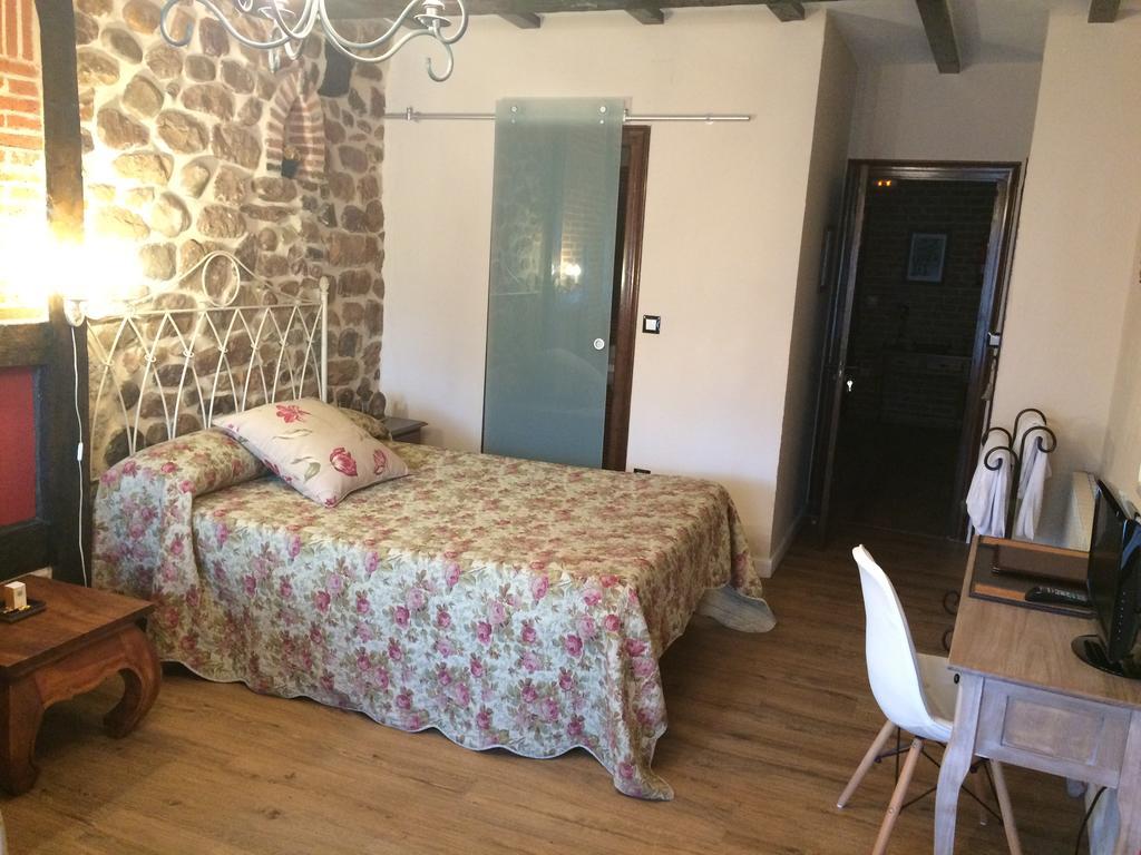 Posada Real La Montanesa Corrales De Buelna Εξωτερικό φωτογραφία