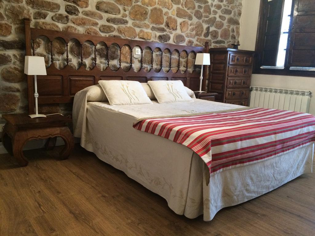 Posada Real La Montanesa Corrales De Buelna Εξωτερικό φωτογραφία